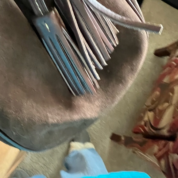 Dooney & Bourke iconic Satchel in Suede, iconic color, good used condition - Picture 6 of 11